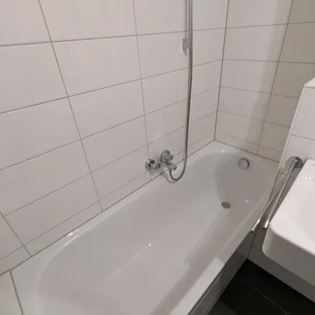 Near Train Station * שטוטגרט